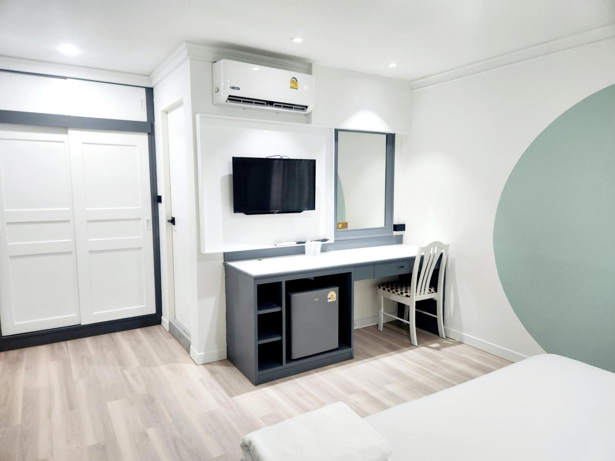 Seatel Phuket, Patong Beach Exterior foto