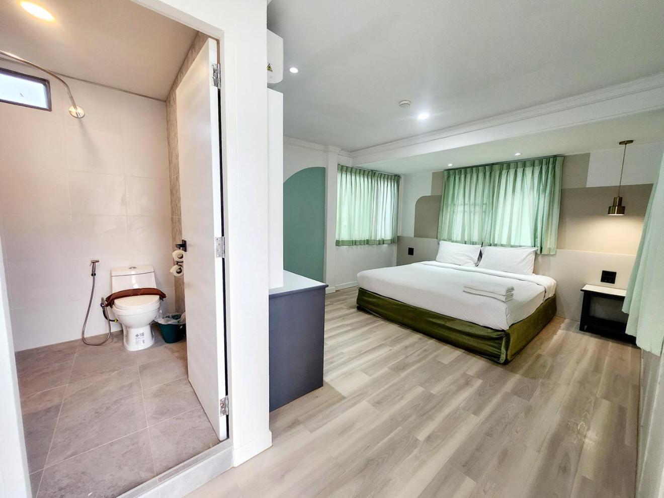 Seatel Phuket, Patong Beach Exterior foto