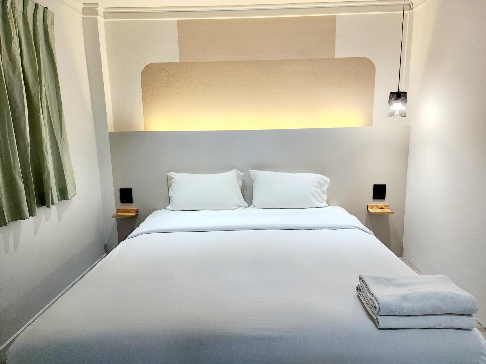 Seatel Phuket, Patong Beach Exterior foto