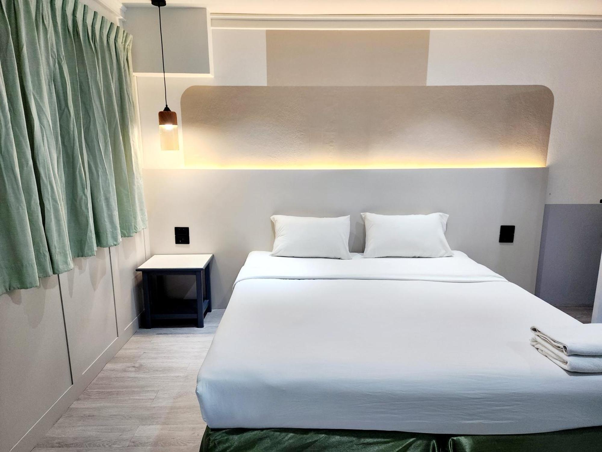 Seatel Phuket, Patong Beach Exterior foto