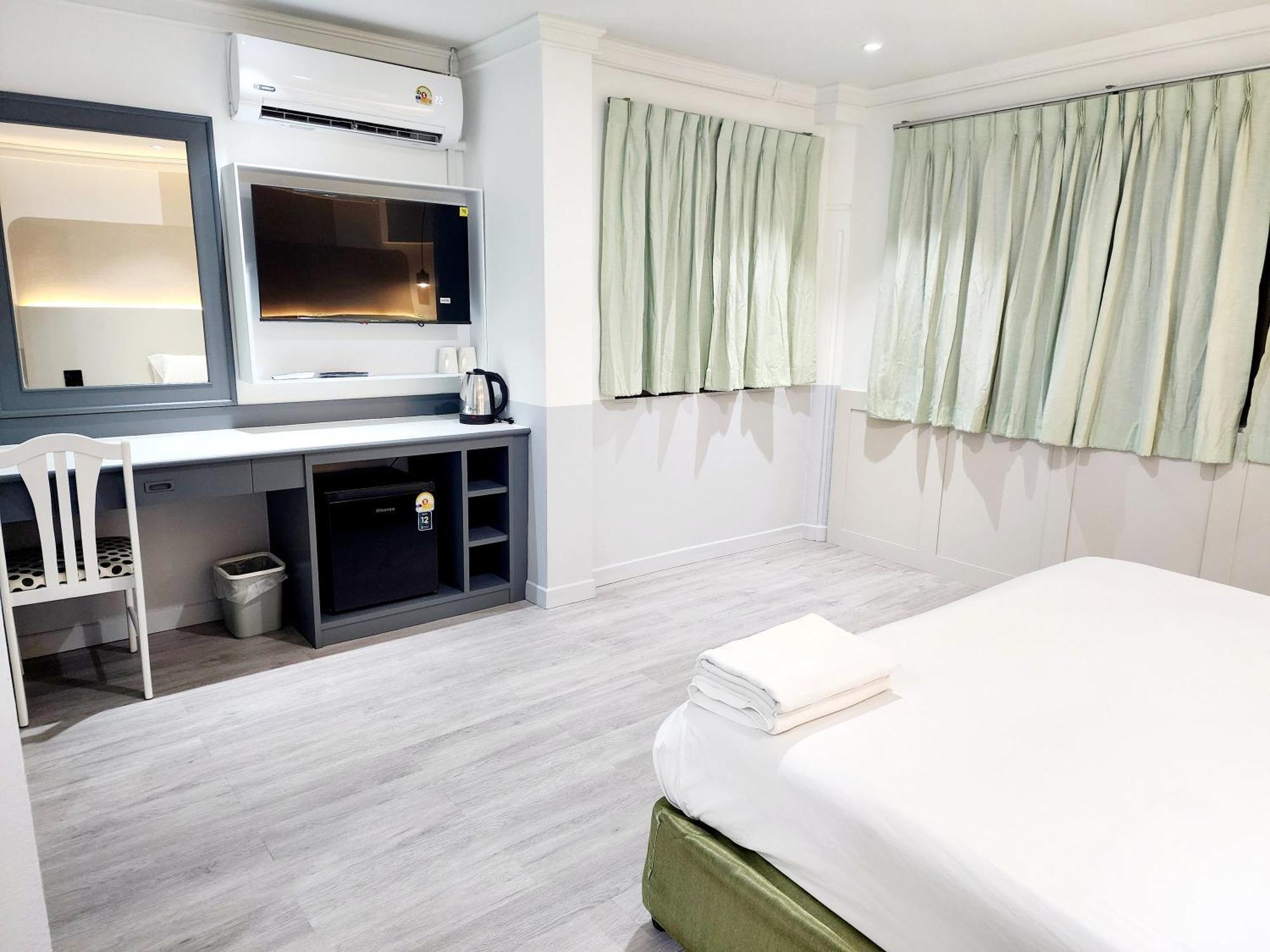 Seatel Phuket, Patong Beach Exterior foto