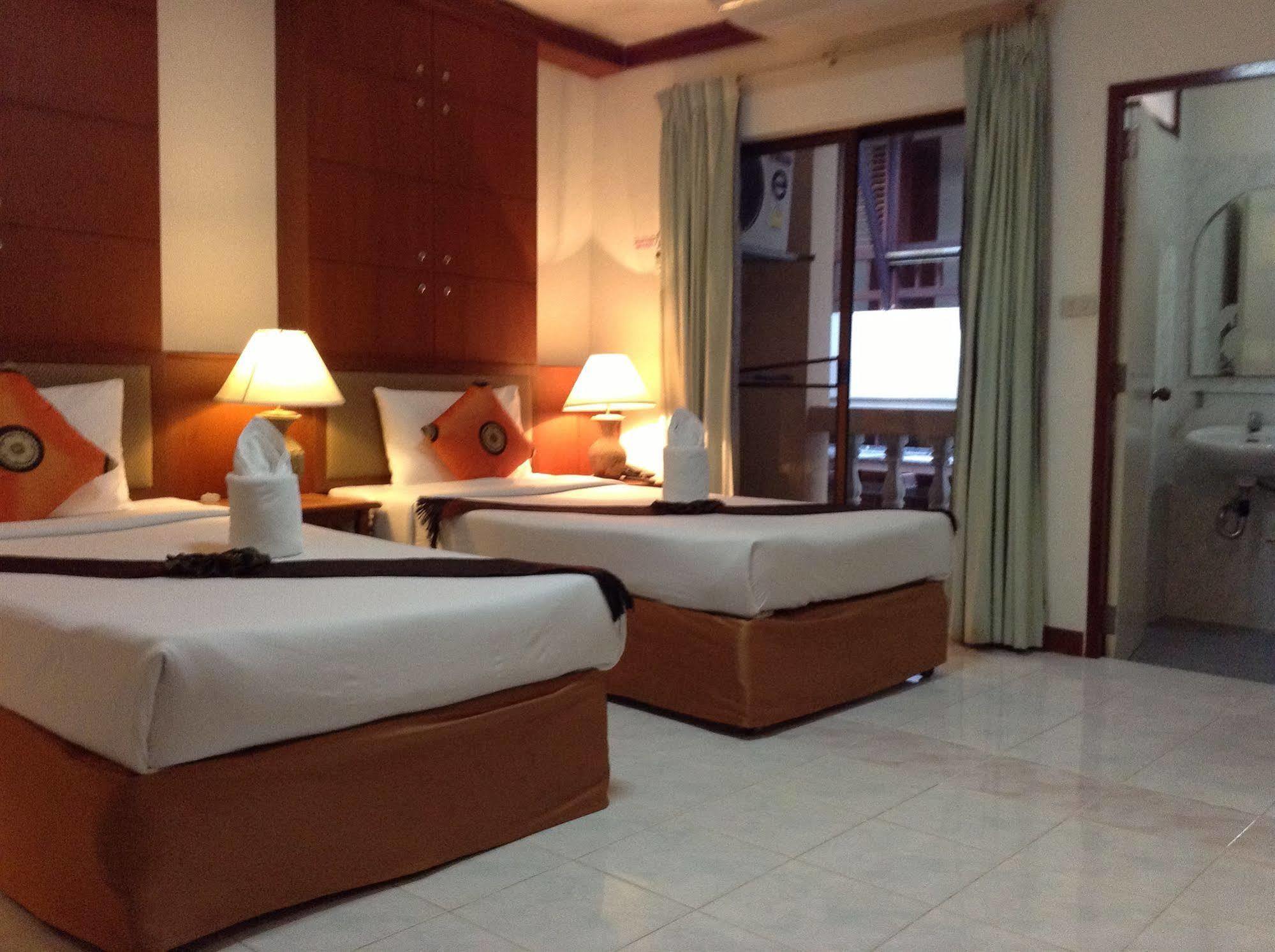 Seatel Phuket, Patong Beach Exterior foto